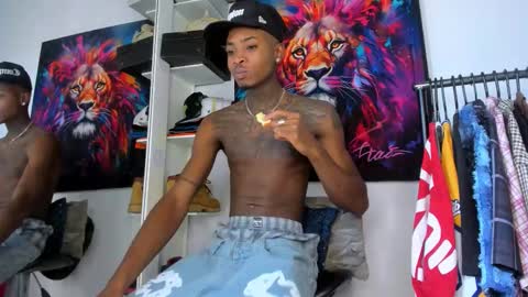 Kevin  online show from October 25, 6:31 pm