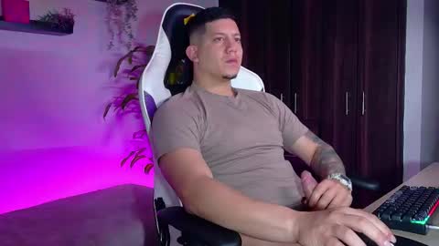 Roberto online show from October 11, 1:04 pm