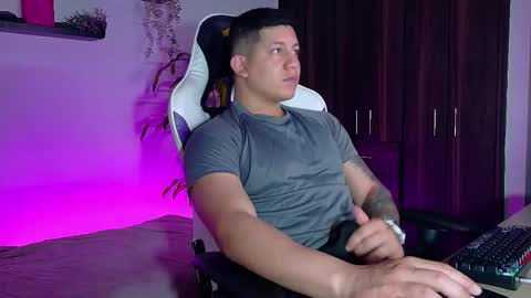 Roberto online show from October 14, 1:07 pm