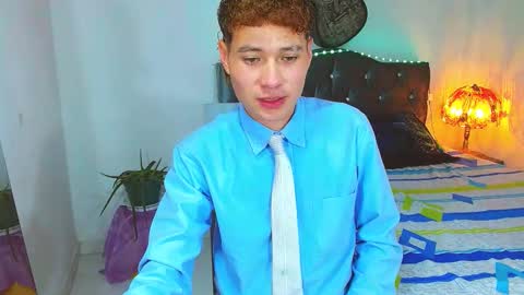 santi online show from March 25, 8:51 am