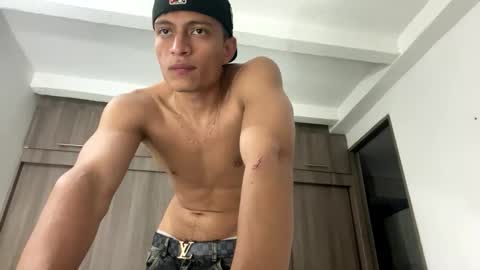 Juan Pablo-independent model online show from October 6, 3:00 am