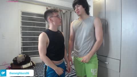 Snapshot of _the_neighbors chatting on February 26, 12:38 am Scot y Patrick online show from February 26, 12:38 am