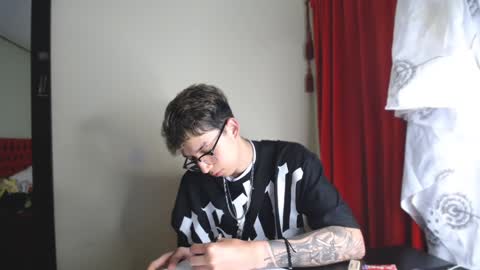 Thomas online show from December 27, 7:57 pm