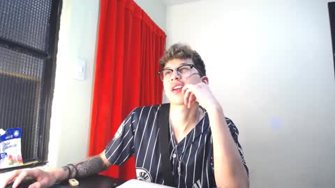 Thomas online show from February 4, 3:36 pm