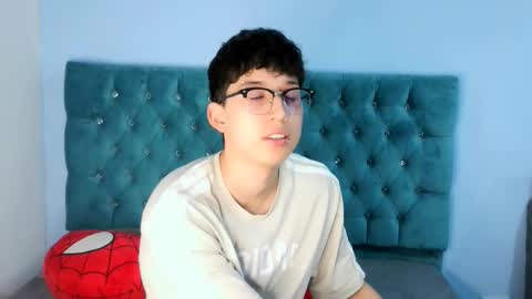 Thomas online show from December 18, 3:24 am