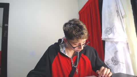 Thomas online show from January 10, 11:18 pm