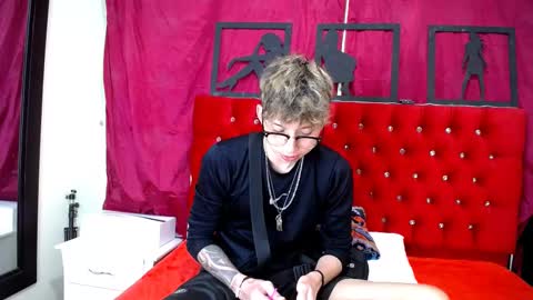 Thomas online show from February 16, 12:22 am