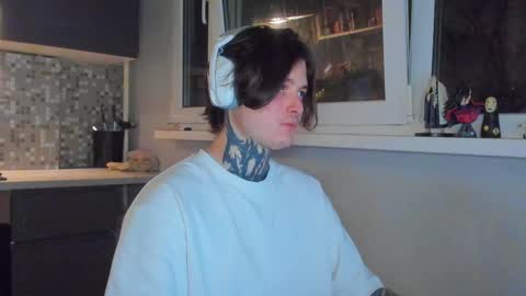 _torfin_ online show from April 6, 11:37 pm