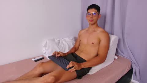 Axel online show from October 15, 1:57 am