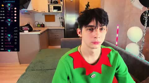 Snapshot of aaron_bang chatting on December 25, 11:20 pm Aaron Bang online show from December 25, 11:20 pm