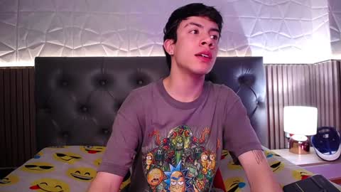 Aaron online show from December 3, 1:32 pm