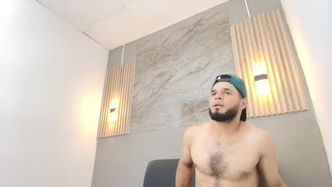 aron online show from November 26, 5:43 am