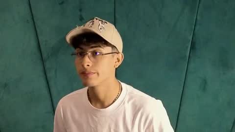 Aaron Ezequiel online show from October 11, 11:53 pm