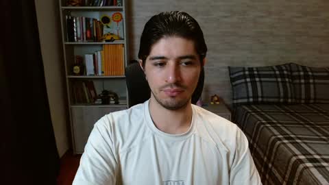 Aaron online show from April 16, 8:09 pm