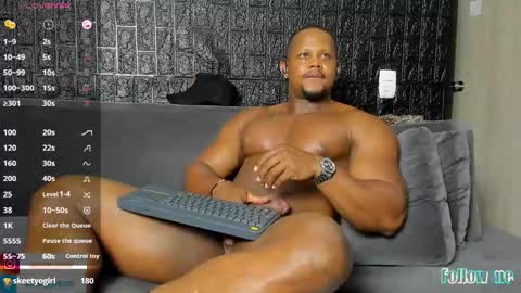 Aaron online show from October 30, 12:13 am