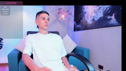 Aaron online show from March 21, 7:40 pm