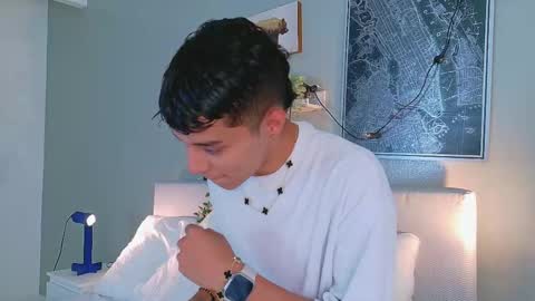Snapshot of aaronbaker__ chatting on September 23, 8:30 pm AARON online show from September 23, 8:30 pm