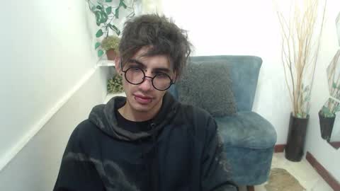 Aaron online show from February 24, 11:44 am