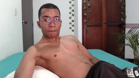 Heyy my name is Aaron online show from December 8, 11:03 am