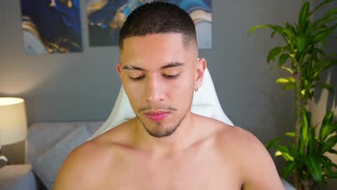 AARON  online show from January 8, 9:01 pm