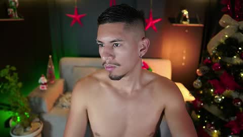 AARON  online show from December 5, 8:43 am