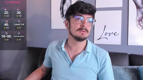 aaronfuentes7 online show from October 5, 1:15 pm