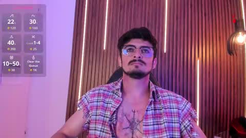 aaronfuentes7 online show from October 6, 8:46 pm