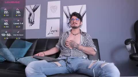 aaronfuentes7 online show from October 3, 6:57 pm