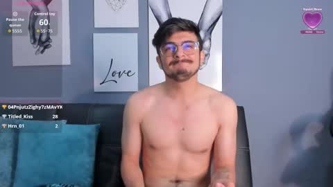 aaronfuentes7 online show from September 26, 7:11 pm