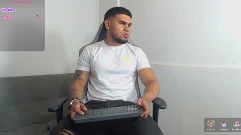 Snapshot of aaronhunter__ chatting on September 14, 7:21 am ig aaron hunter123 online show from September 14, 7:21 am
