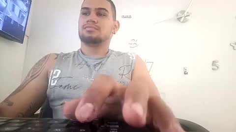 Snapshot of aaronhunter__ chatting on January 7, 5:42 pm ig aaron hunter123 online show from January 7, 5:42 pm