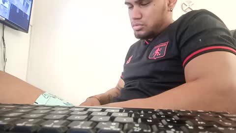 Snapshot of aaronhunter__ chatting on December 19, 3:08 pm ig aaron hunter123 online show from December 19, 3:08 pm