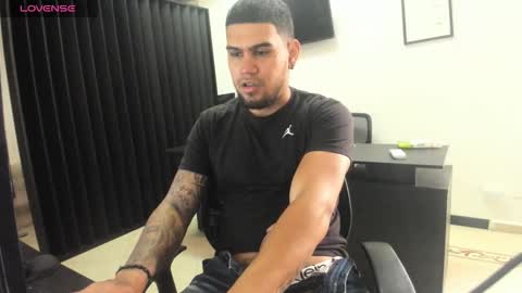 ig aaron hunter123 online show from March 17, 1:13 pm