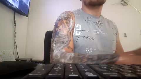 Snapshot of aaronhunter__ chatting on January 4, 1:21 pm ig aaron hunter123 online show from January 4, 1:21 pm