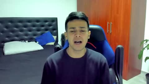 Independence model AbelAsburgo online show from October 18, 2:27 am