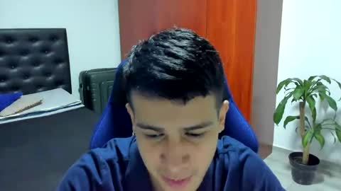 Independence model AbelAsburgo online show from October 19, 5:01 am