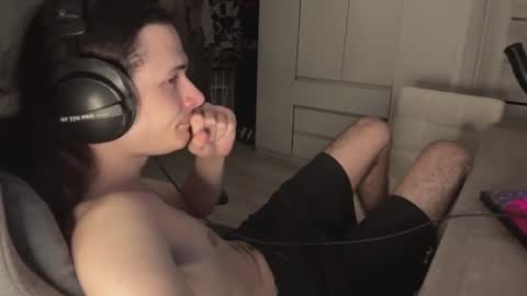 hi  cum in pvt noi extra tip online show from July 15, 8:48 pm