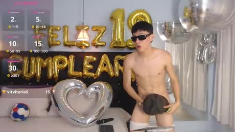 abraham_horny18 online show from October 11, 9:41 pm