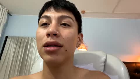 abraham_horny18 online show from September 26, 11:24 pm