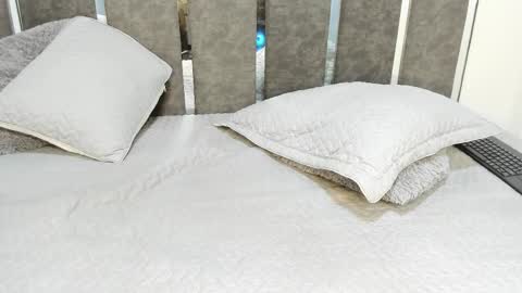 adam_grey_ online show from November 19, 11:32 am