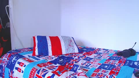 adam hot11 online show from April 9, 3:29 pm