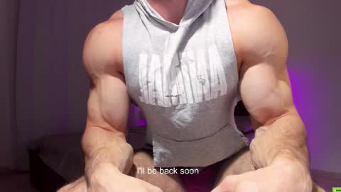 Snapshot of adam_muscle_ chatting on September 19, 9:58 pm Adam online show from September 19, 9:58 pm