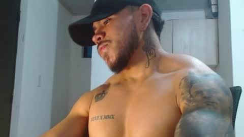 adam shilder7 online show from May 26, 11:34 pm