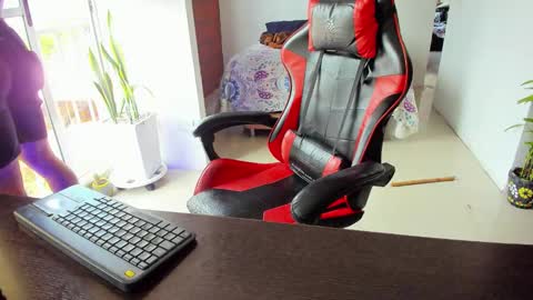 Adam Valencia online show from October 20, 5:50 pm