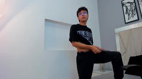 Adams Bobby online show from December 18, 11:50 am