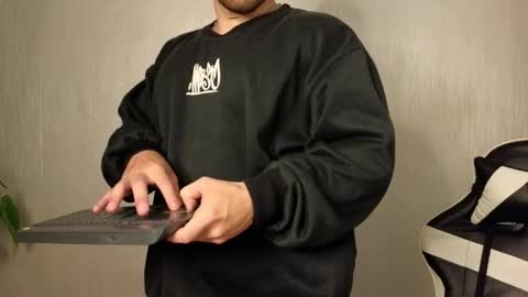 Ades online show from October 14, 11:50 am