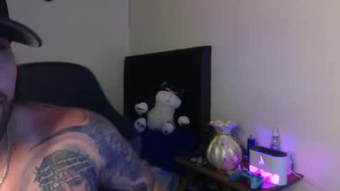 Ades online show from April 9, 9:04 am