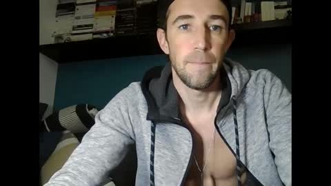 adibou13 online show from February 10, 1:33 pm