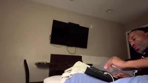 Snapshot of adick_ting chatting on December 23, 12:41 pm adick_ting online show from December 23, 12:41 pm