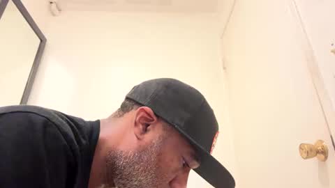 Snapshot of adick_ting chatting on December 27, 3:42 am adick_ting online show from December 27, 3:42 am